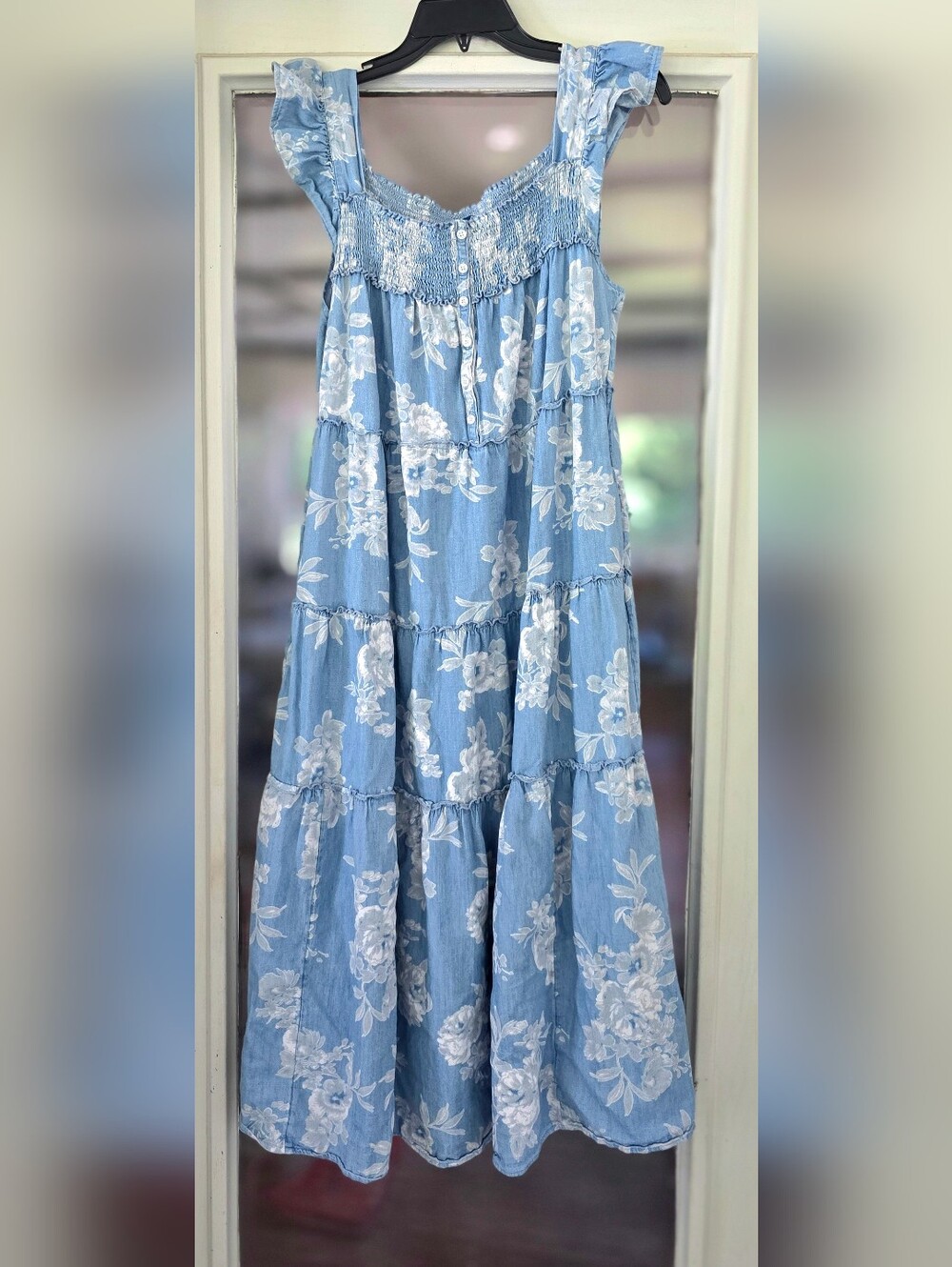 Old Navy Blue Floral Tiered Maxi Dress Beach Country Cottagecore Chambray MEDIUM
